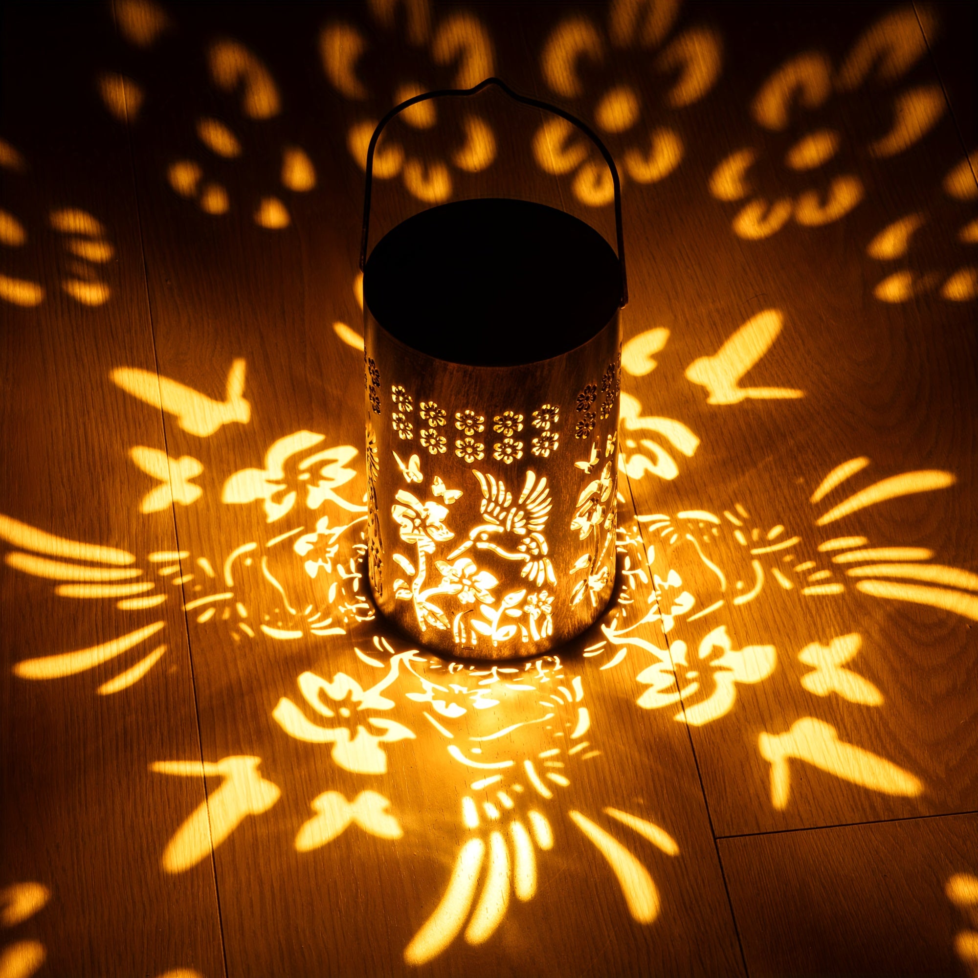 Solar Lantern Outdoor Hummingbird Garden Decoration Gift for Women, Mother, Grandma, Hanging Solar Light, Metal Solar Decoration Outdoor, Suitable for Courtyard, Patio, Backyard, Porch