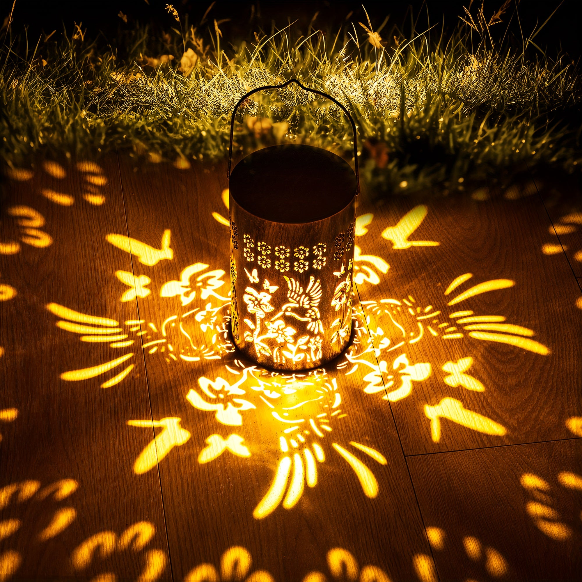 Solar Lantern Outdoor Hummingbird Garden Decoration Gift for Women, Mother, Grandma, Hanging Solar Light, Metal Solar Decoration Outdoor, Suitable for Courtyard, Patio, Backyard, Porch