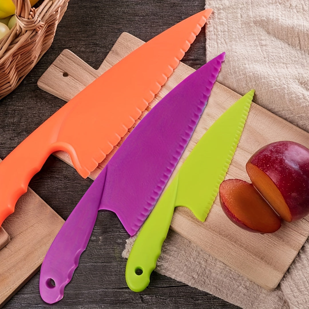 Plastic Fruit Knife with Serrated Edge, Ideal for Cutting Fruits, Vegetables, Bread and Salad