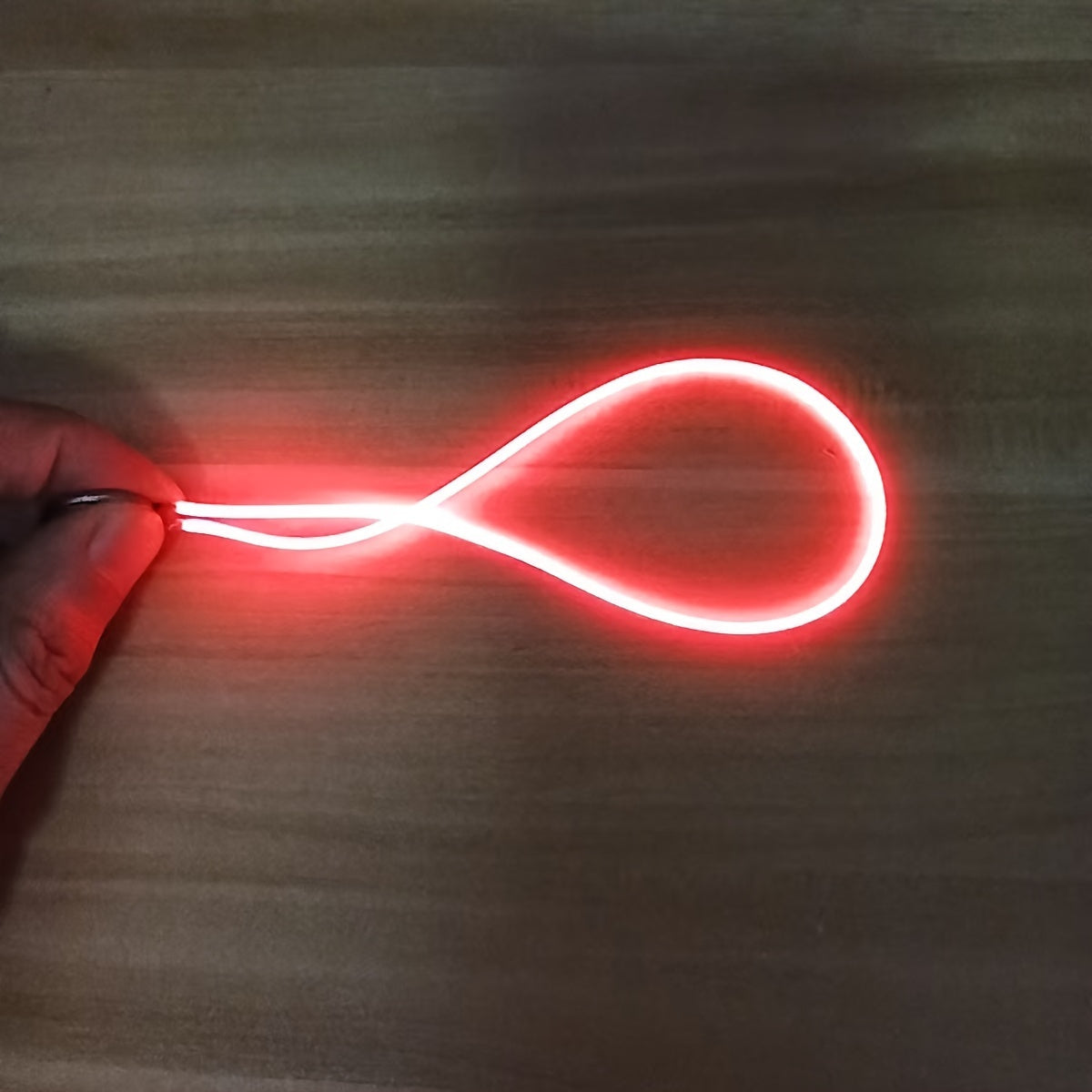 4个装 LED 柔性灯条，DC3V，FCOB芯片，提供暖白、红、绿、蓝和粉色可选，长度分别为38MM、130MM、300MM和450MM。非常适合用于螺旋灯泡、爱迪生灯泡和柔性灯丝二极管，适用于项目、装饰。