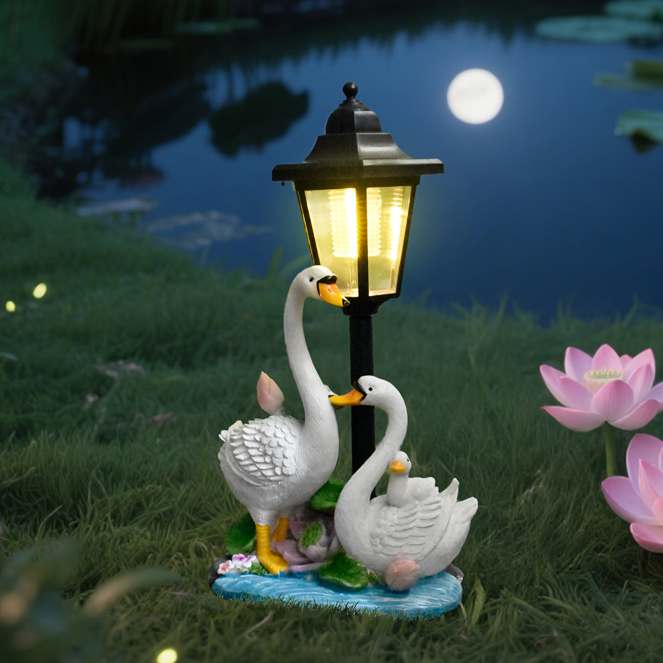 Outdoor Courtyard Resin Swan Family Solar Light Statue Decoration, Garden Villa Landscaping Night Light, Corridor Pathway Warm Sculpture Light, Solar Powered Home Decoration, Perfect Christmas Thanksgiving Gift for Friends