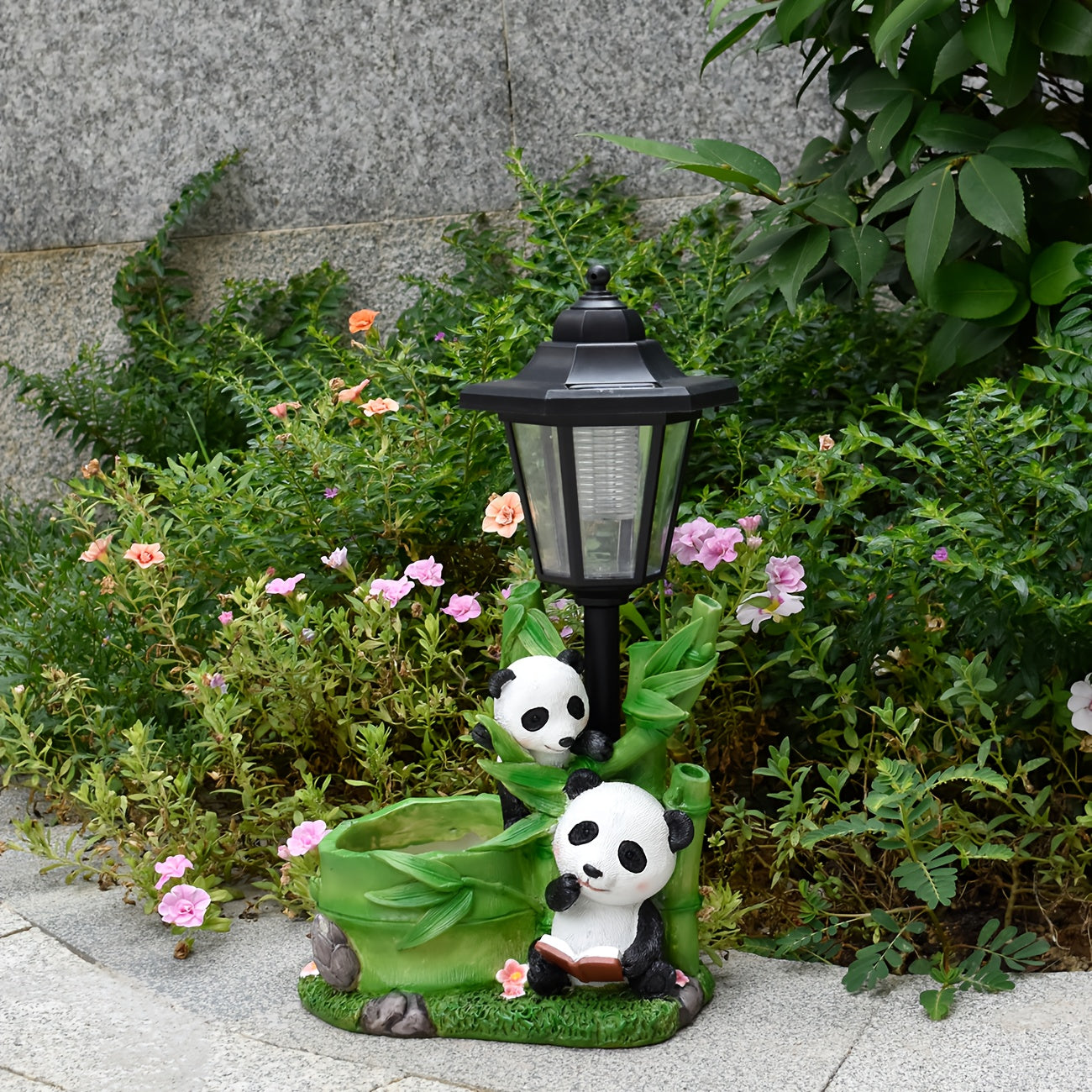 One-Piece Courtyard Creative Chinese Panda Outdoor Solar Light Statue Decoration, Animal Sculpture and Flower Pot Dual-Use, Multi-Functional Villa Night View Lighting, Balcony Living Room Garden Home Decorative Light, Friend Gift