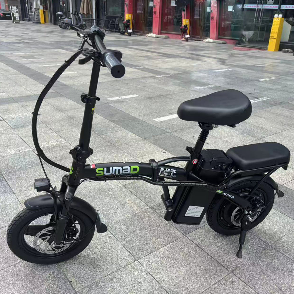 400瓦智能滑板电动折叠滑板车 安全升级版滑板车 轻量化酷炫越野滑板车 耐用轻便易携带 时速20英里 续航35英里 可拆卸电池 头灯 390磅承重 合金钢车架 黑白红三色可选 可折叠城市通勤滑板车 便携滑板车 前后碟刹 城市交通适用 适合城市通勤者 越野爱好者 家庭通勤者