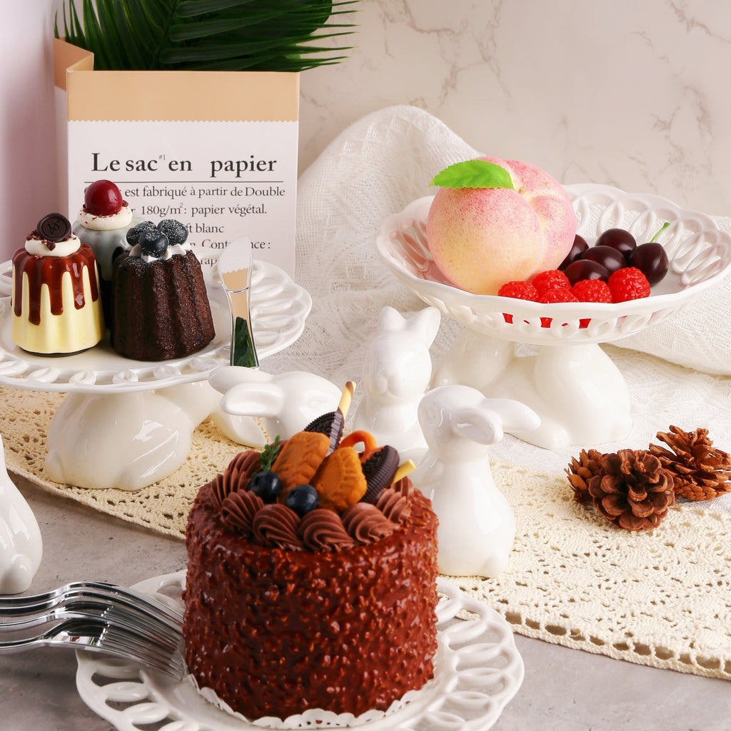 Ceramic Rabbit Cake Tray Dessert Stand Deep Fruit Plate, Ideal for All Kinds of Party Snack Trays, European Creative Decorative Storage Display Pierced Tray/ Fr: Plat à gâteau en céramique lapin, Support à desserts, Plat profond à fruits