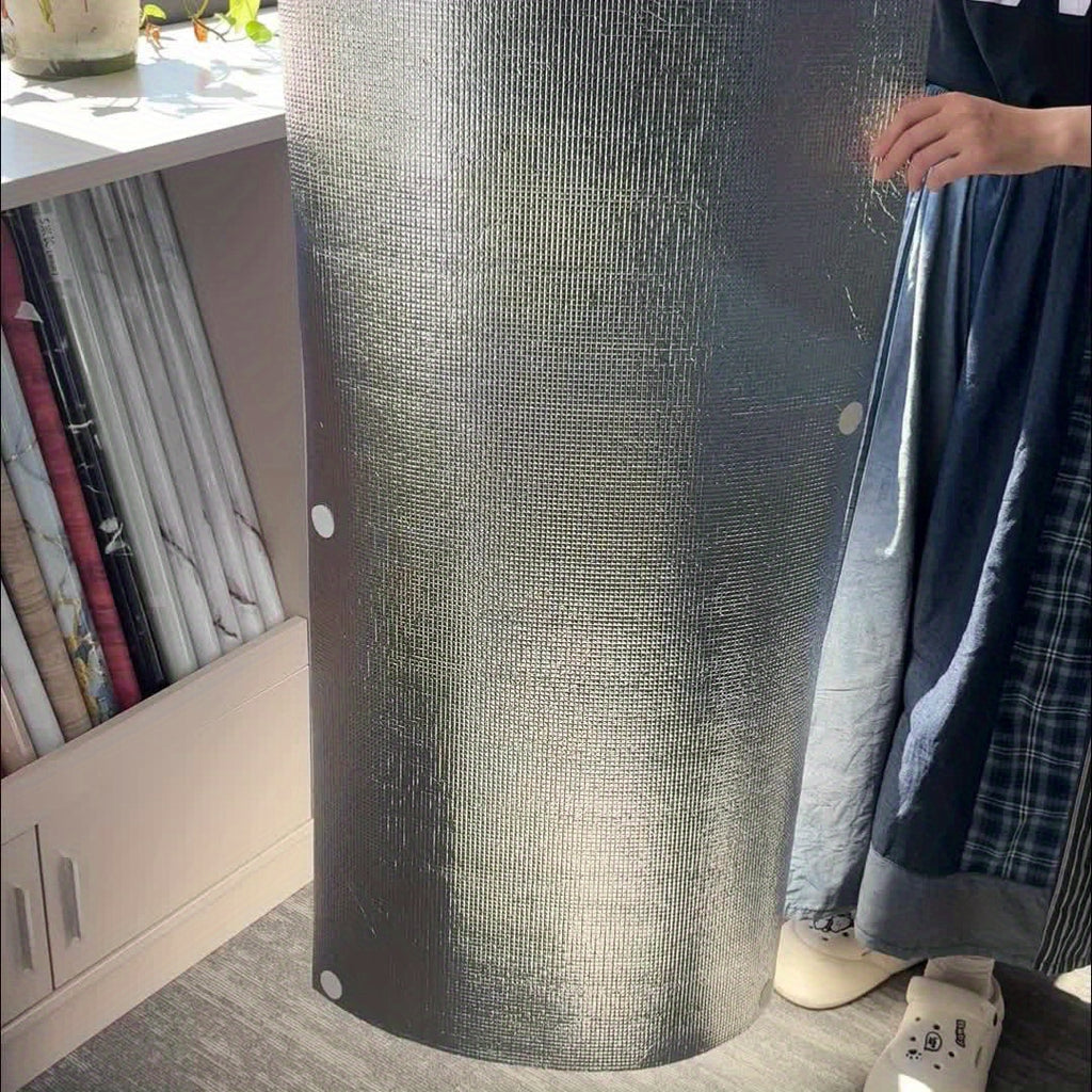 一卷窗户隔热遮阳膜 - 加厚双面铝箔，阻挡99%紫外线，减少眩光与热量，高品质自粘式，无需钻孔安装，适用于卧室玻璃房间阳台