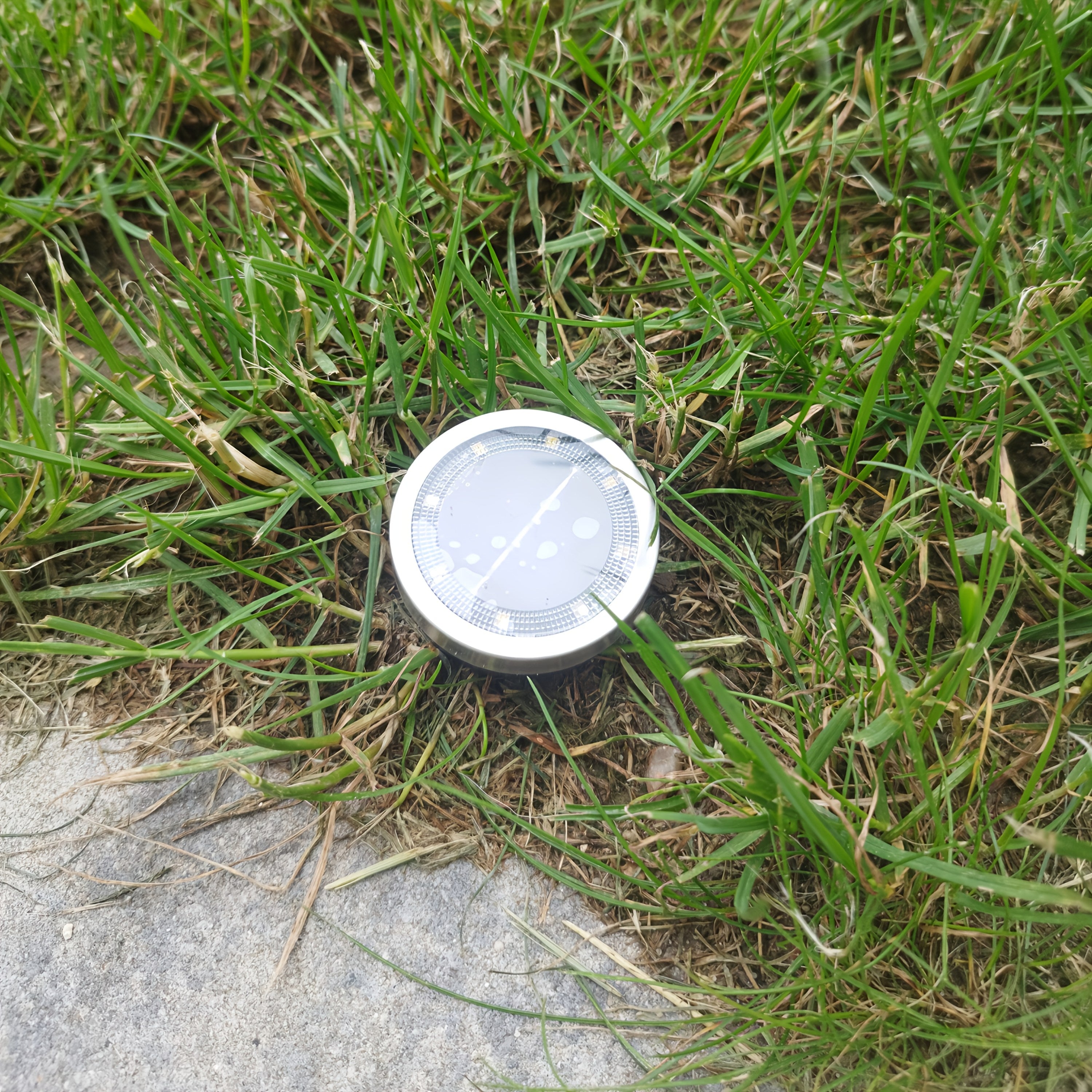 4/8/12pcs 太阳能8LED灯珠地面照明灯，增强加厚设计更亮户外光源，便捷嵌入式安装，暖白色光线，适用于别墅、公园及装饰照明，耐用塑料外壳