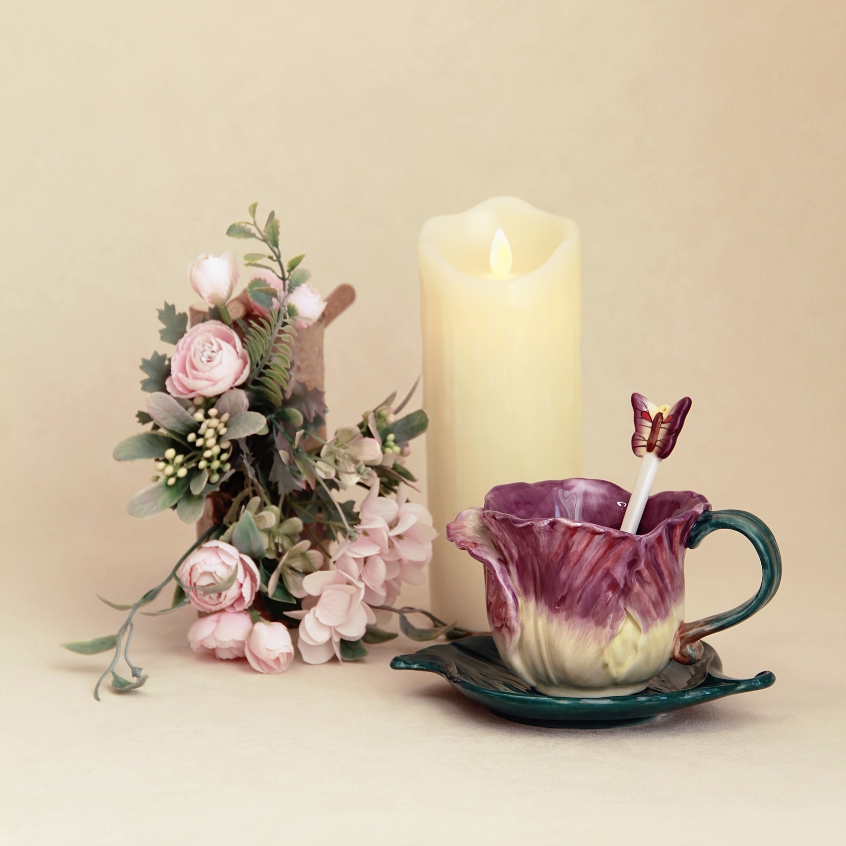 1SET Ceramic Hand-Painted Flower Cup & Saucer Set, 1PCS 3D Handmade Pink Rose & Tulip Tea Cup Coffee Cup, 1PCS Green Leaf Saucer, 1PCS Butterfly Spoon, Exquisite Table Décor, Gift for Christmas, Valentine’s Day, Mother’s Day (Capacity: 150ml / 5oz)