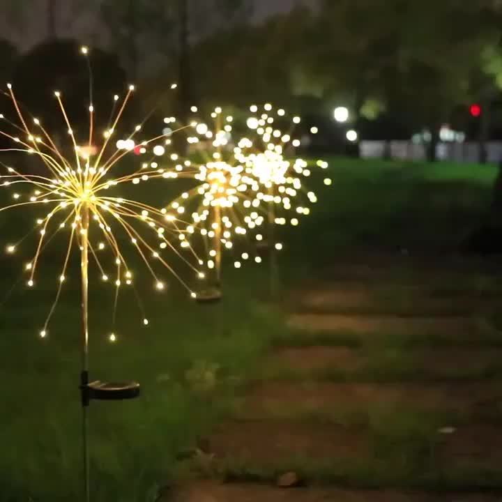 圣诞节万圣节装饰品太阳能户外花园灯，60/150/240LEDs铜线太阳能烟花灯，8种照明模式户外太阳能仙女灯用于庭院花园花坛派对装饰