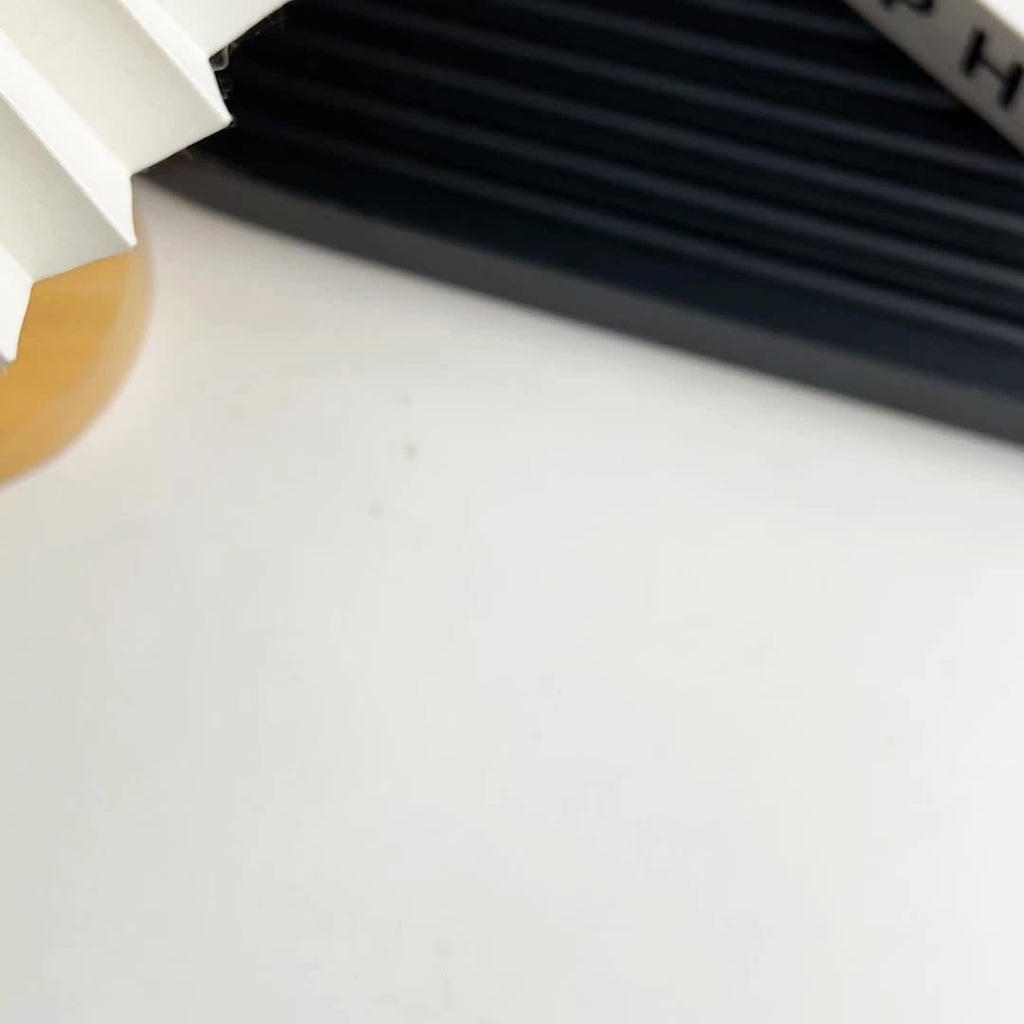 Aikeing 5000mAh 迷你行動電源，iPhone 充電器，內建 Type-C 接頭，適用於 Android 和所有行動裝置的快充行動電源，輕巧旅行充電器，緊急口袋充電器，方便攜帶使用（萬聖節、聖誕節、當地倉庫）