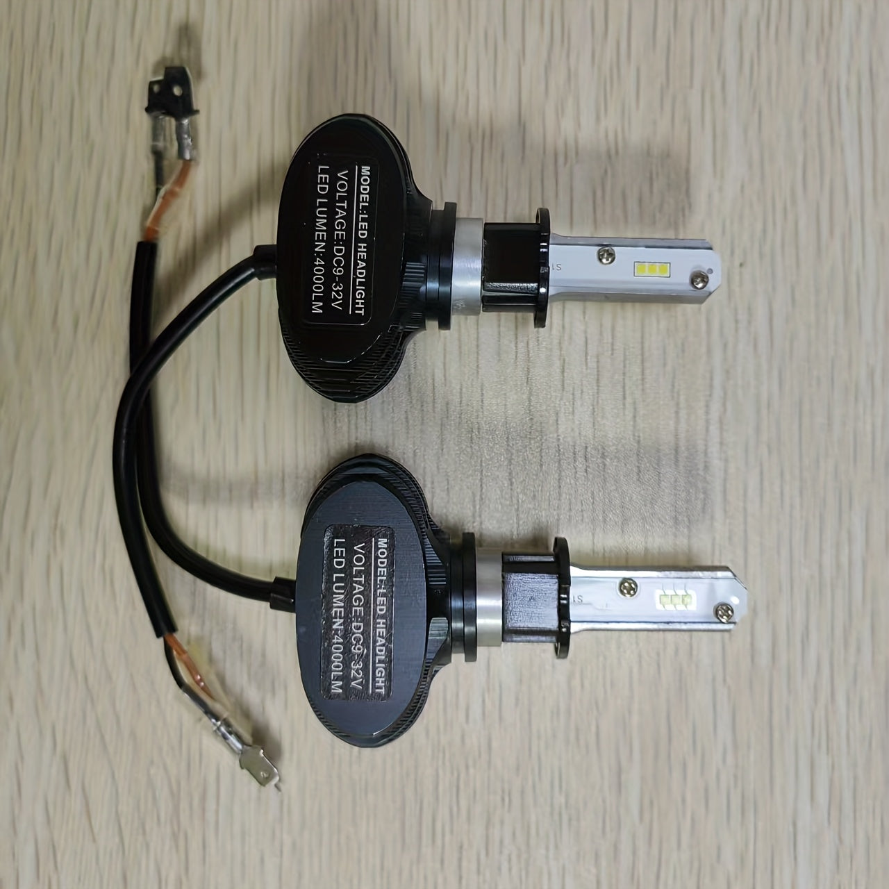 Motorcycle LED Bulb Set (2-Pack) - H3 Connector, High/Low Beam, 6500K Cool White Light, with Heatsink, Easy to Install, Suitable for Cars, Trucks and Motorcycles, Made of Aviation Aluminum, Motorcycle Modification Parts