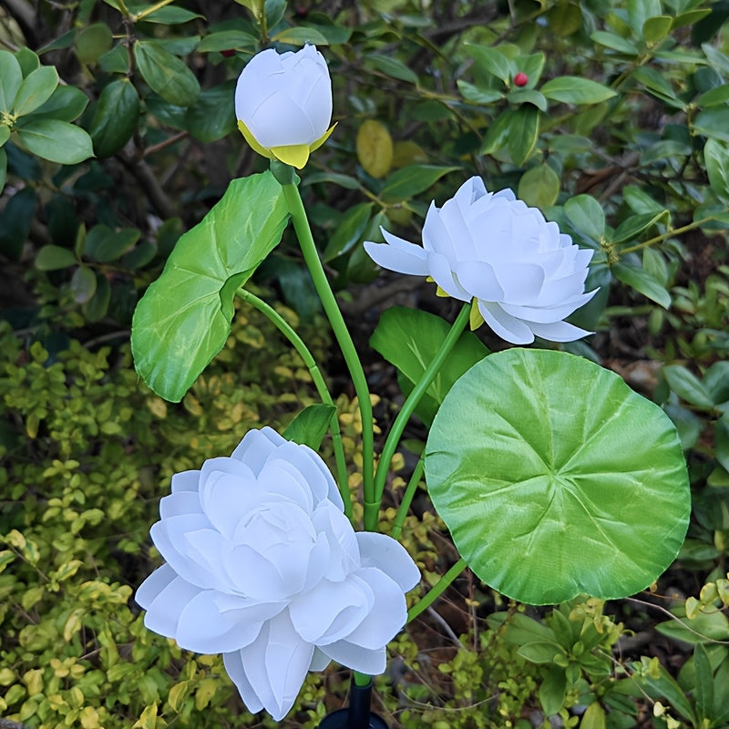 1个升级版3LED大花太阳能粉白莲花灯，适用于节日场景装饰、花园庭院草坪灯、节日氛围、草坪装饰、装饰性太阳能灯、花卉灯设计、低压装饰、耐用金属表面、装饰照明、活动策划者、节日购物者