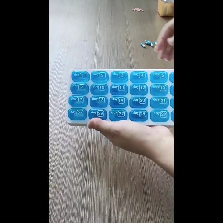 升级加厚款31天收纳盒，高质量便携式带盖收纳盒，4周胶囊容器，每日可拆卸隔间，可收纳维生素、糖果、渔具等， 感恩节圣诞节母亲节新年生日礼物长辈药盒 家用旅行便携式药丸盒