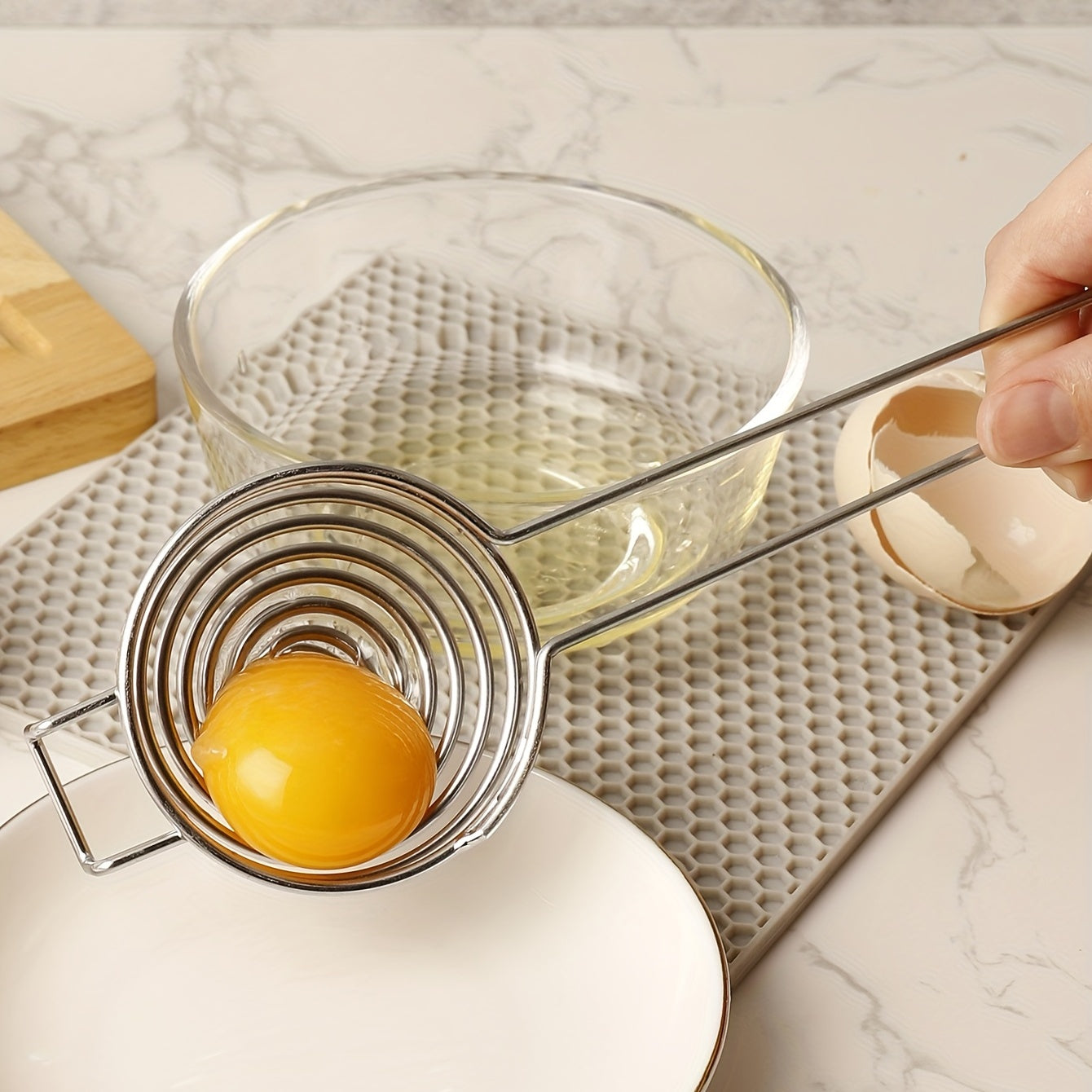 Egg Leaker / Egg Separator with Leak Function