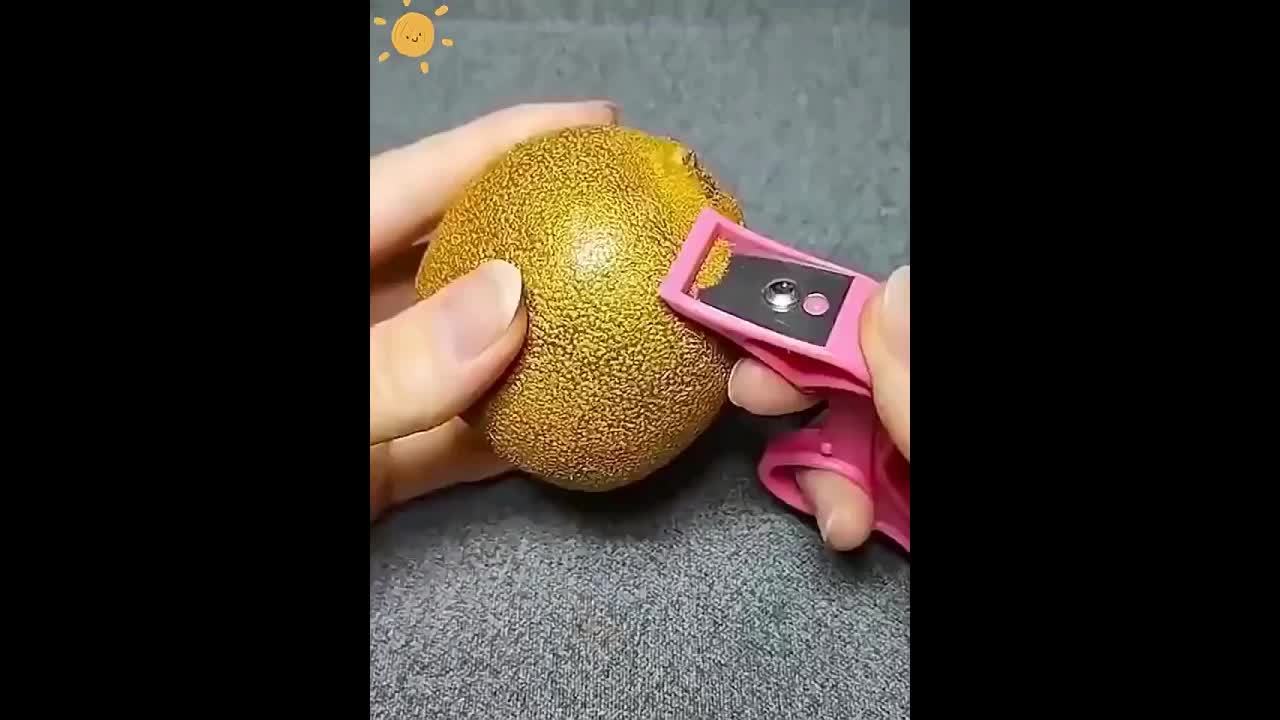 1PC Dolphin Thumb Apple Peeler, Creative Fruit Peeler for Apple Pear Orange Skin Remover Kitchen Tool