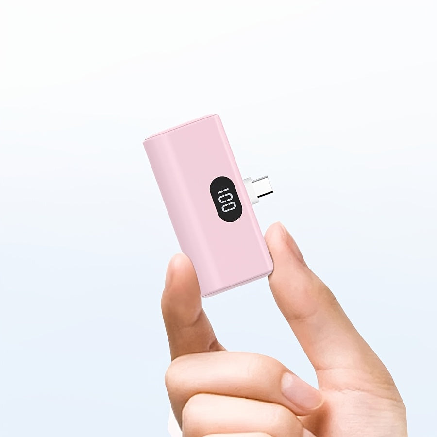 [新款迷你移動電源] 5000mAh超輕便攜充電器，內建USB-C直插式介面，5V2A輸出，LED數字顯示，無需線纜，直接插入充電，適合飛行，相容IOS 17/16 Plus/15 Pro/15 Pro Max/Pad Pro，安卓手機、耳機、揚聲器及其他電子裝置。是通勤者、旅行者、學生的理想選擇