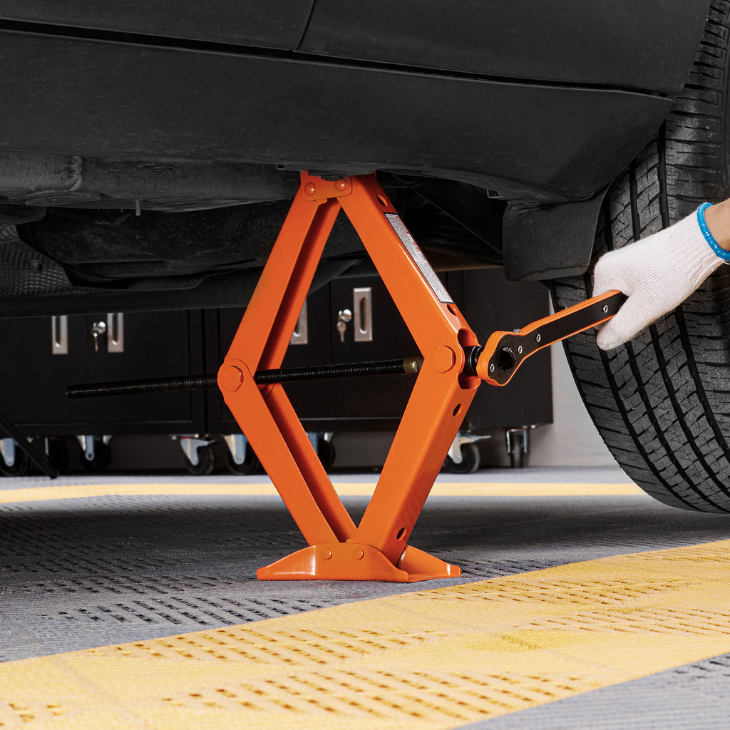 VEVOR Scissor Jack, 2.5 Ton/5512 lbs Scissor Car Jack, 3.7"-17.1" Lifting Range, Includes Ratcheting Handle and L-Wrench, Portable Tire Jack for Cars, Trucks, MPVs