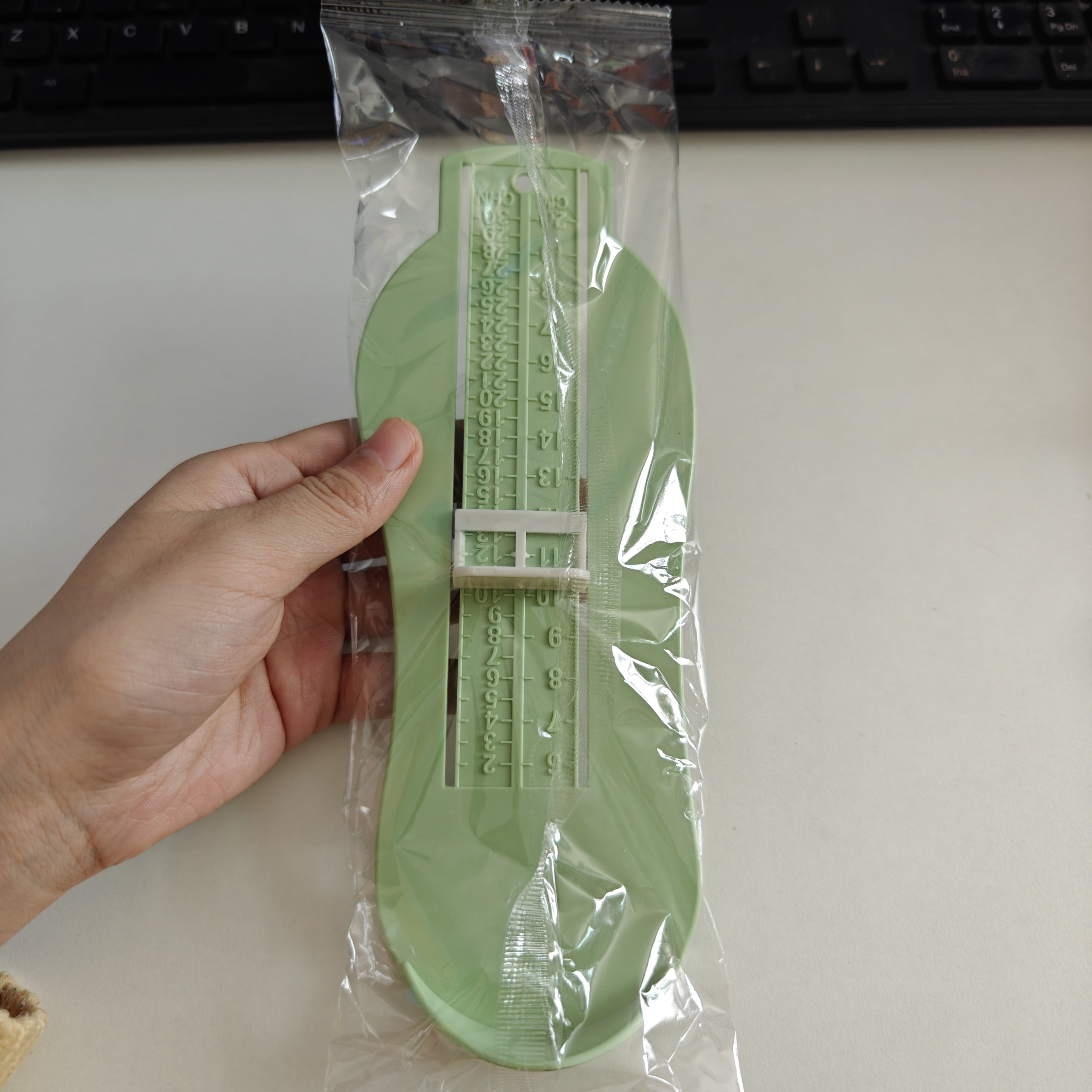 1个宝宝脚长测量尺， 儿童买鞋量脚器，妈妈网购测量器刻度尺