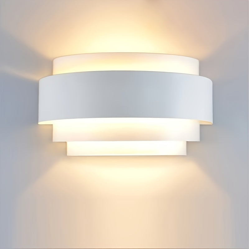 Modern Wall Light, White Crescent Moon Shaped Metal Wall Light, Suitable for Stairs, Hallways, Home Theater, Bedroom, Hotel, Restaurant, E26 Socket - Bulb Not Included