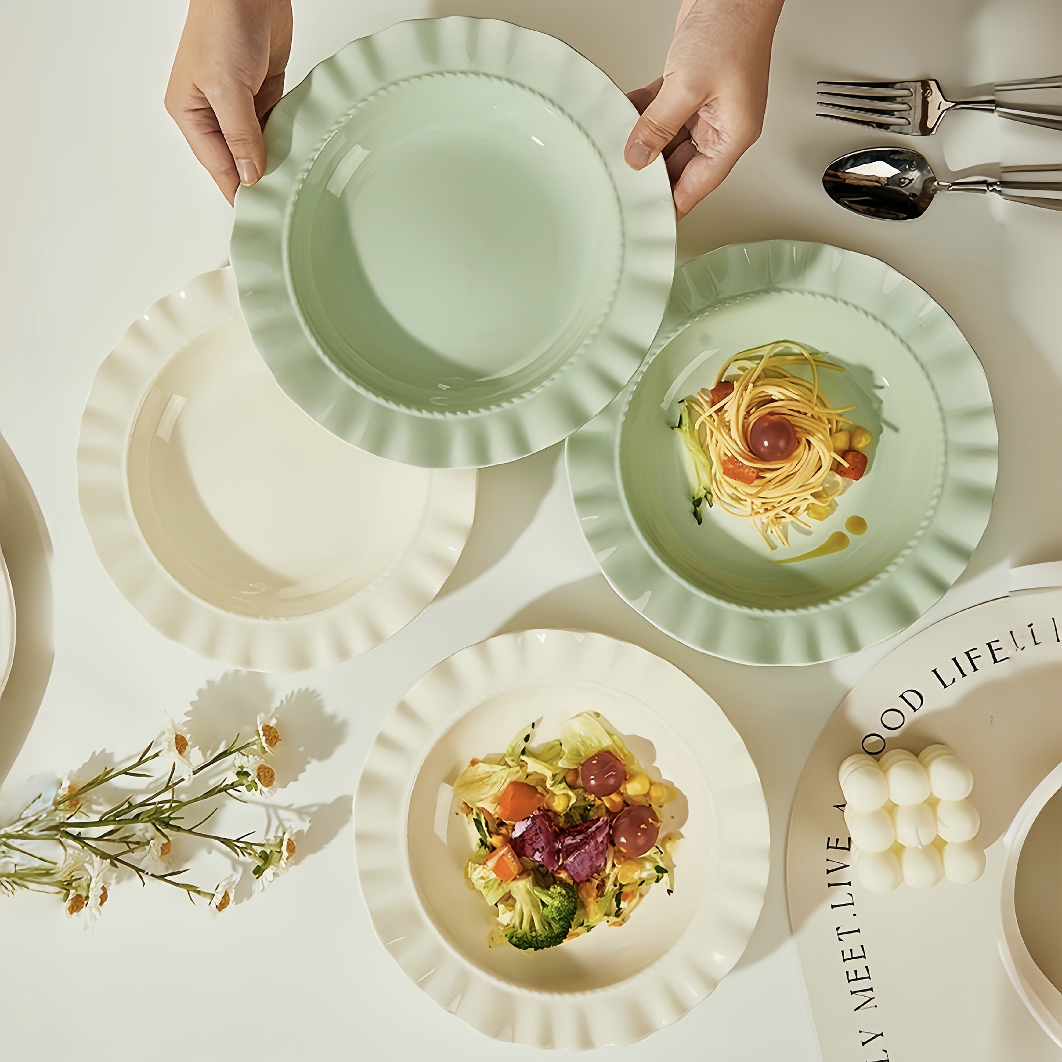 Cream-Style French Lace Western Dinner Plate, Reusable PP Plastic Home Tableware, Serving Plate, Soup Plate, Deep Plate & Bowl Set – Perfect for Cold Dishes, Deli, Desserts, Party Food, Stackable Storage