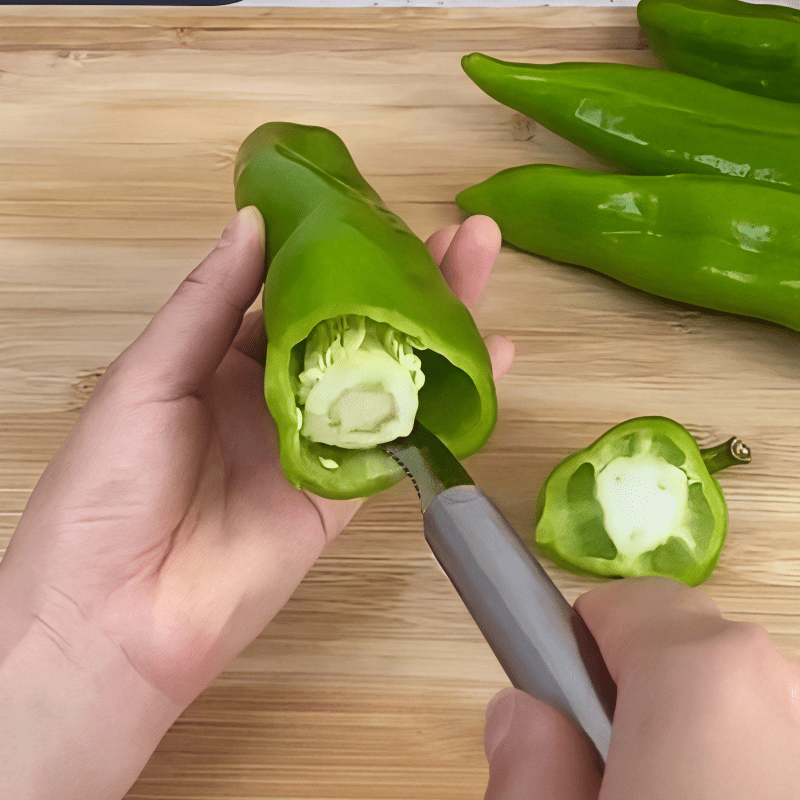 Household Chili Corer, Multifunctional Serrated Stainless Steel Pepper Seed Remover, Kitchen Tool for Seeding Bell Pepper Chili Bitter Melon