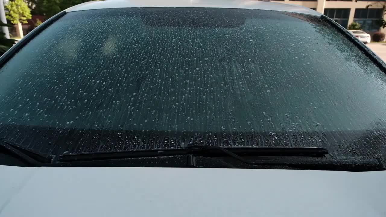 Universal Clip-Type Wiper Blade, Fits All Car Models, Made of Natural Rubber, Resistant to Cold and Sun, Suitable for All Seasons