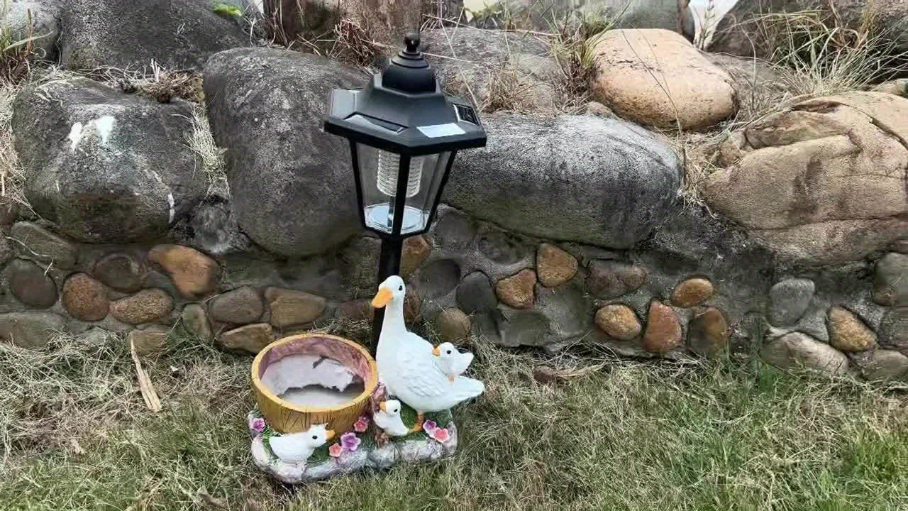 Resin Duck Family with Flower Pot Outdoor Solar Light Statue Decoration, Villa Balcony Ambiance Home Decorative Night Light, Courtyard Garden Sculpture Pathway Light, Solar Powered Multifunctional Decorative Light