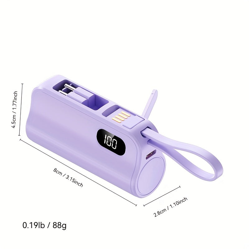 2026新款三合一迷你行動電源 5000mAh 充電寶，內建 USB-C 及 iPhone 雙充插頭，LCD 顯示螢幕電量，手機支架，附 USB 充電線