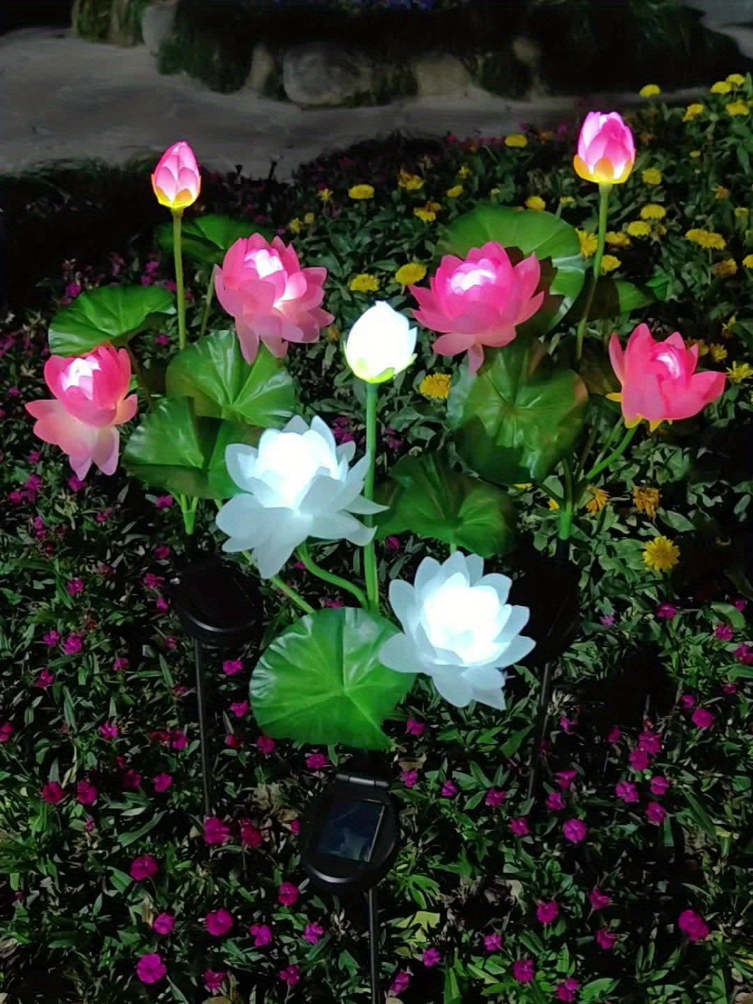 1个升级版3LED大花太阳能粉白莲花灯，适用于节日场景装饰、花园庭院草坪灯、节日氛围、草坪装饰、装饰性太阳能灯、花卉灯设计、低压装饰、耐用金属表面、装饰照明、活动策划者、节日购物者
