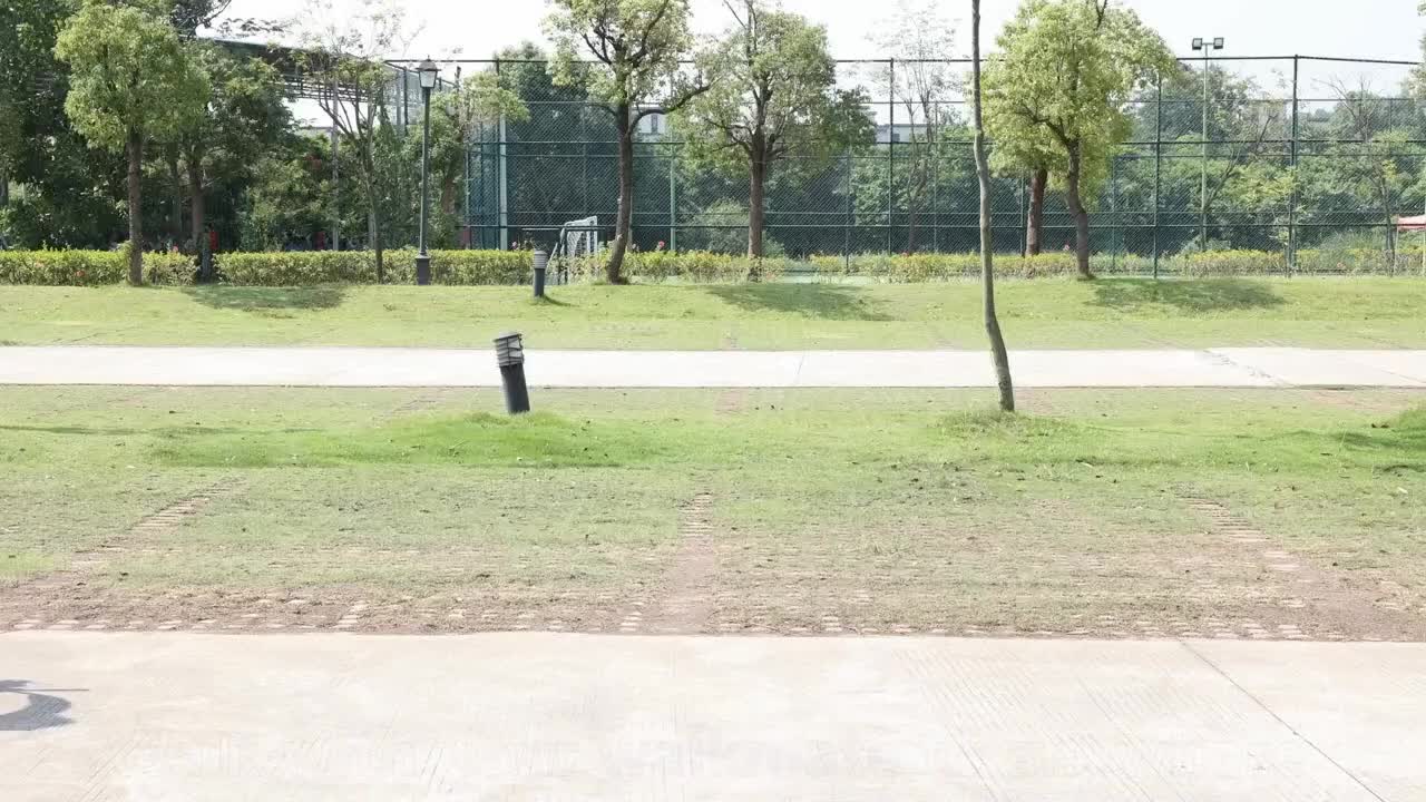 2合1助行器轮椅组合 | 轻便可折叠的运输轮椅，带座椅，成人滚动助行器，线性拉刹车，经典风格，塑料轮