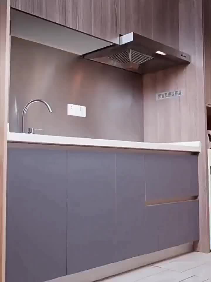 一 卷大理石纹自粘壁纸贴纸 - 防水防油耐高温，易于去除，适合桌面、厨房、卧室、家具翻新壁纸。给你一个新家！