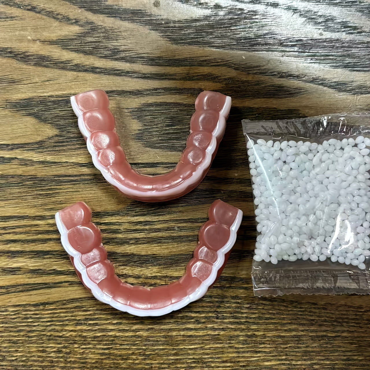 升级款全包假牙｜男女通用，仿真外观还原自然牙色与形态，上下颌精准适配，安装拆卸一步到位，佩戴舒适不硌口，缺牙替换优选！高性价比牙科解决方案，助你重拾自信笑容，优质材质打造，专为老年人口腔护理设计，实用又省心(Cosmetic Teeth Veneers)