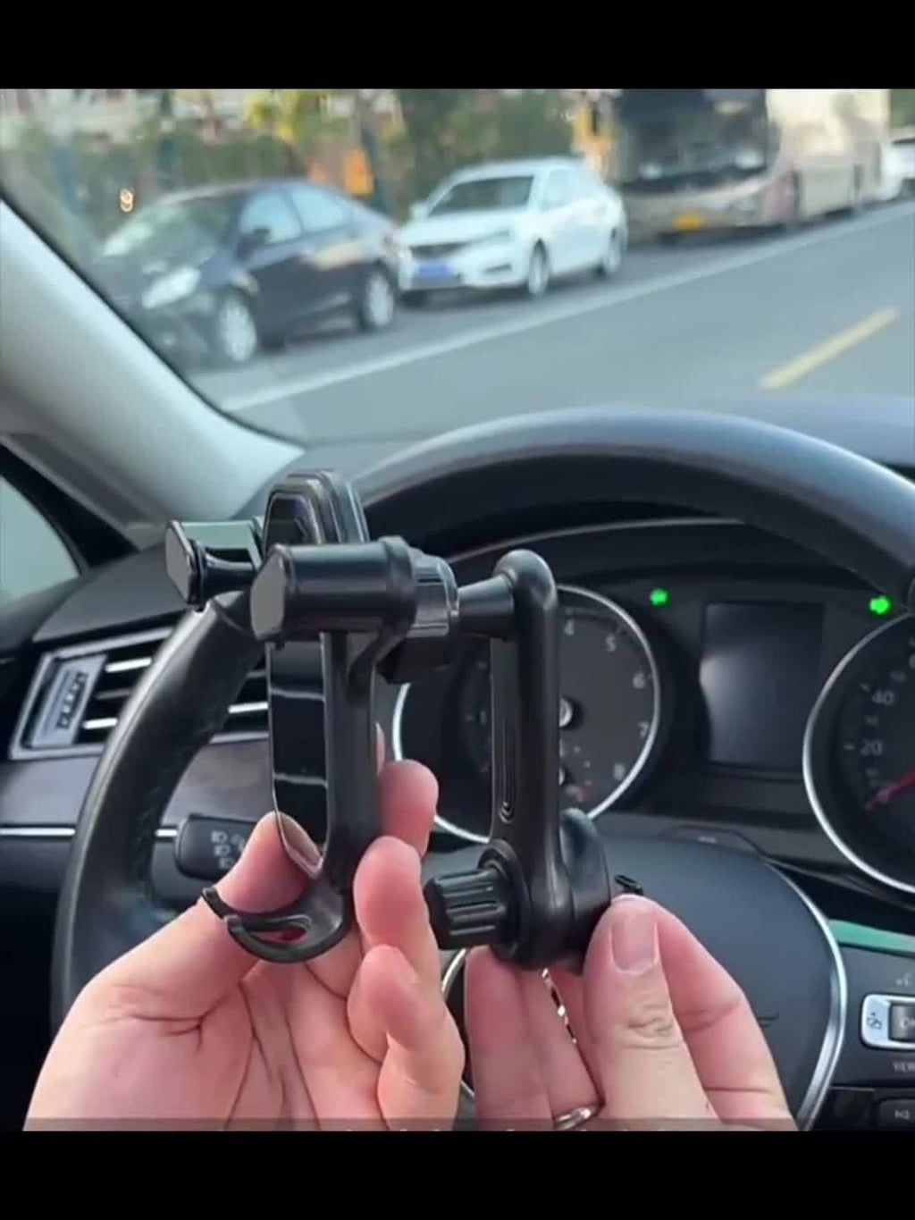 Upgraded Universal Car Phone Holder, ABS Material, 360° Rotating Breathable Handle, Suitable for All Vehicles, Stable & No-Shake Navigation Mount