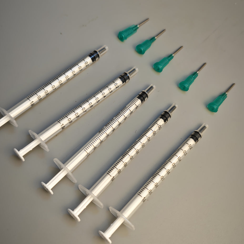 5件套胶水涂抹器注射器，用于香水补充、实验室使用、DIY造型、园艺和宠物喂食，以及液体转移。精确且可重复使用业余爱好工艺品，1/5/10/20/60毫升带18Gauge精密提示 ，完美适合油类、墨水、胶水等。精密任务必备品