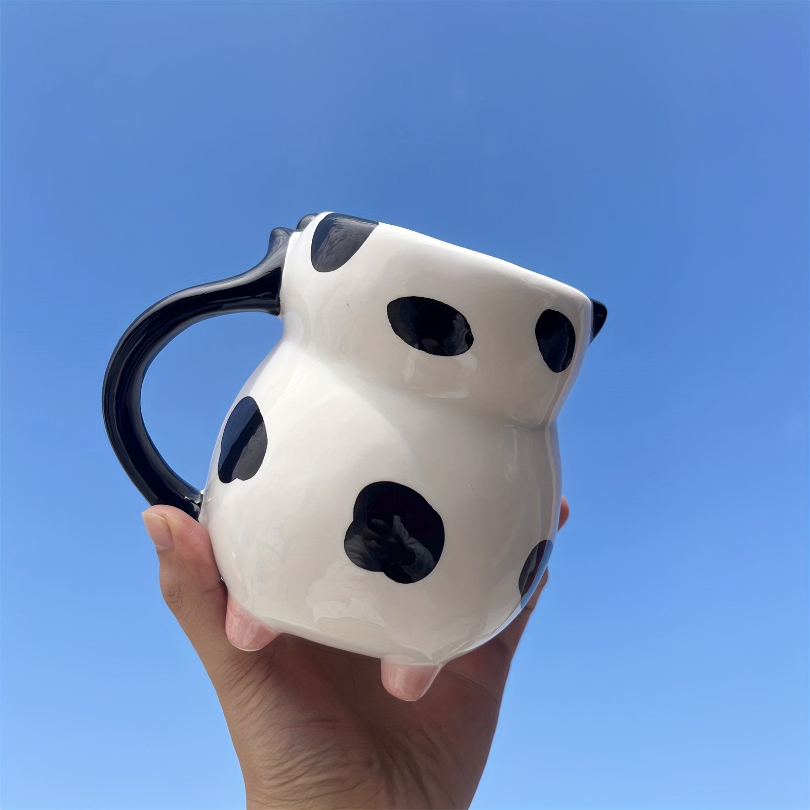 1pc, Handmade Cute Cow Water Mug, Classic Cow Pattern Ceramic Mug with Handle, Perfect for Coffee, Milk, Juice, Cocoa, Exquisite Birthday & Christmas Gift, 585ml / 20oz/