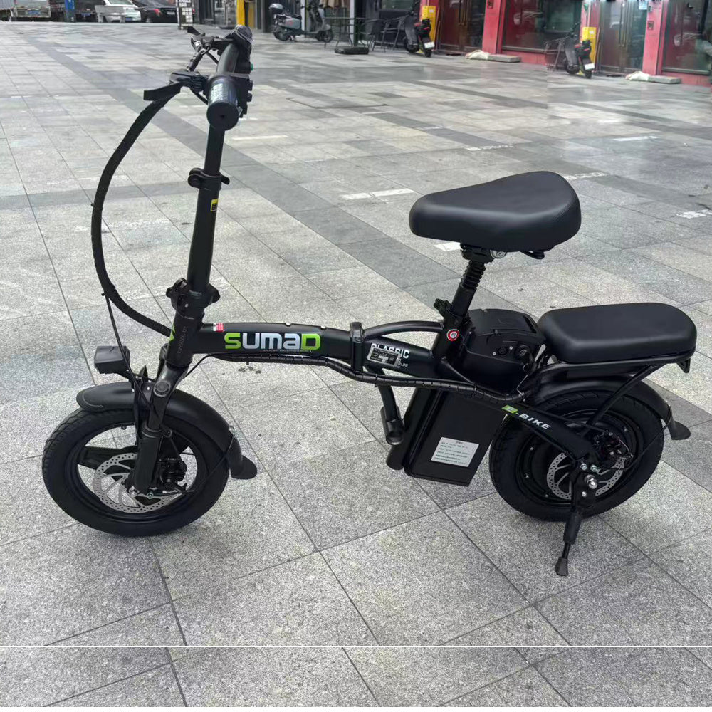 400瓦智能滑板电动折叠滑板车 安全升级版滑板车 轻量化酷炫越野滑板车 耐用轻便易携带 时速20英里 续航35英里 可拆卸电池 头灯 390磅承重 合金钢车架 黑白红三色可选 可折叠城市通勤滑板车 便携滑板车 前后碟刹 城市交通适用 适合城市通勤者 越野爱好者 家庭通勤者