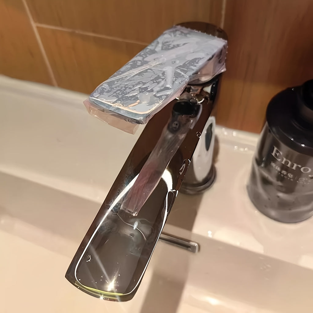 自粘防护膜卷，带可撕式设计，非常适合在酒店水疗中心和浴室淋浴隔断处使用，提供台面和设备的表面保护，并且易于剥离