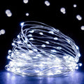 200 LED 仙女灯串，66FT/20M，100 LED 版本为 33FT/10M，USB 供电灯串，银色线材，非常适合在卧室中营造星空氛围，用于圣诞节、婚礼、派对或户外窗户装饰