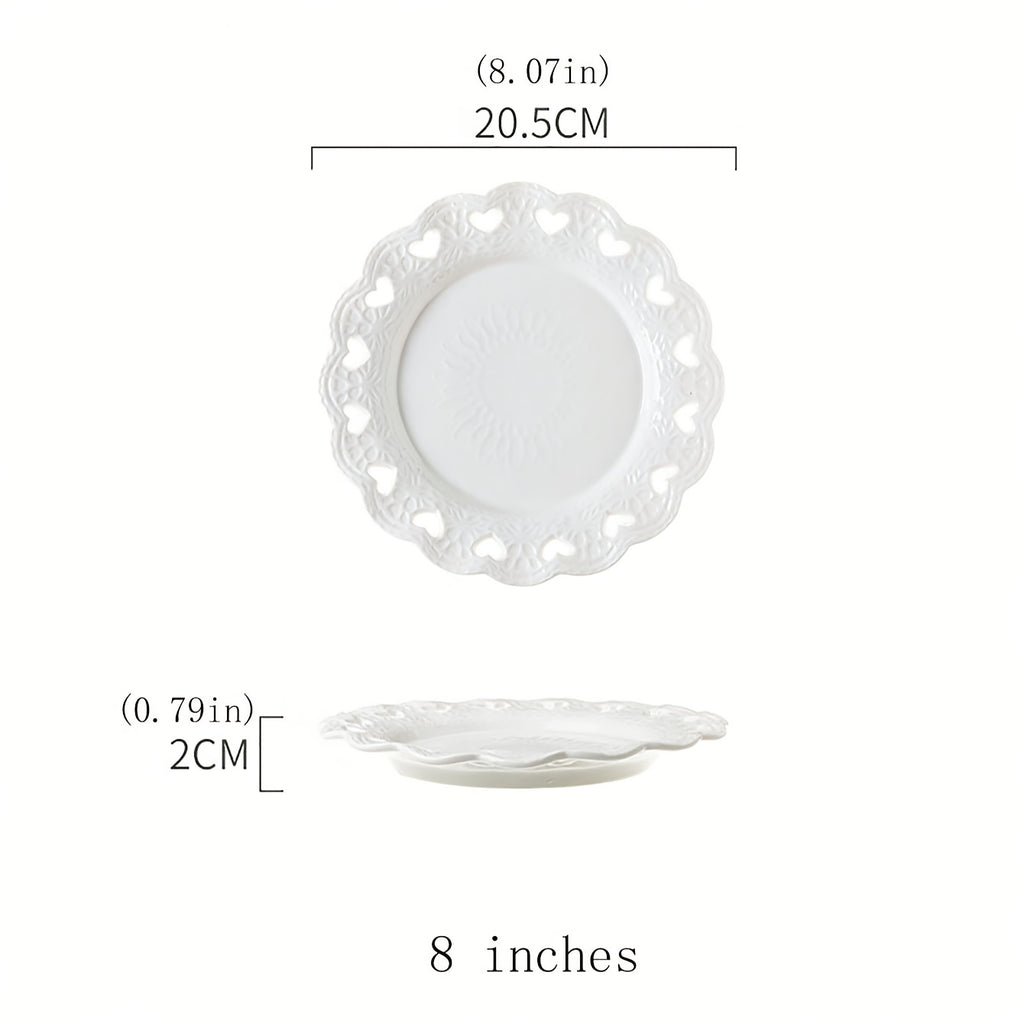 1pc European Vintage Ceramic Relief Heart Plate, Pure White Heart-Shaped Hollow Out Dish, Home Serving Plate Round Plate, Cake Display Plate, Ceramic Breakfast Dessert Snack Plate, Western Pasta Plate, Fruit Salad Plate