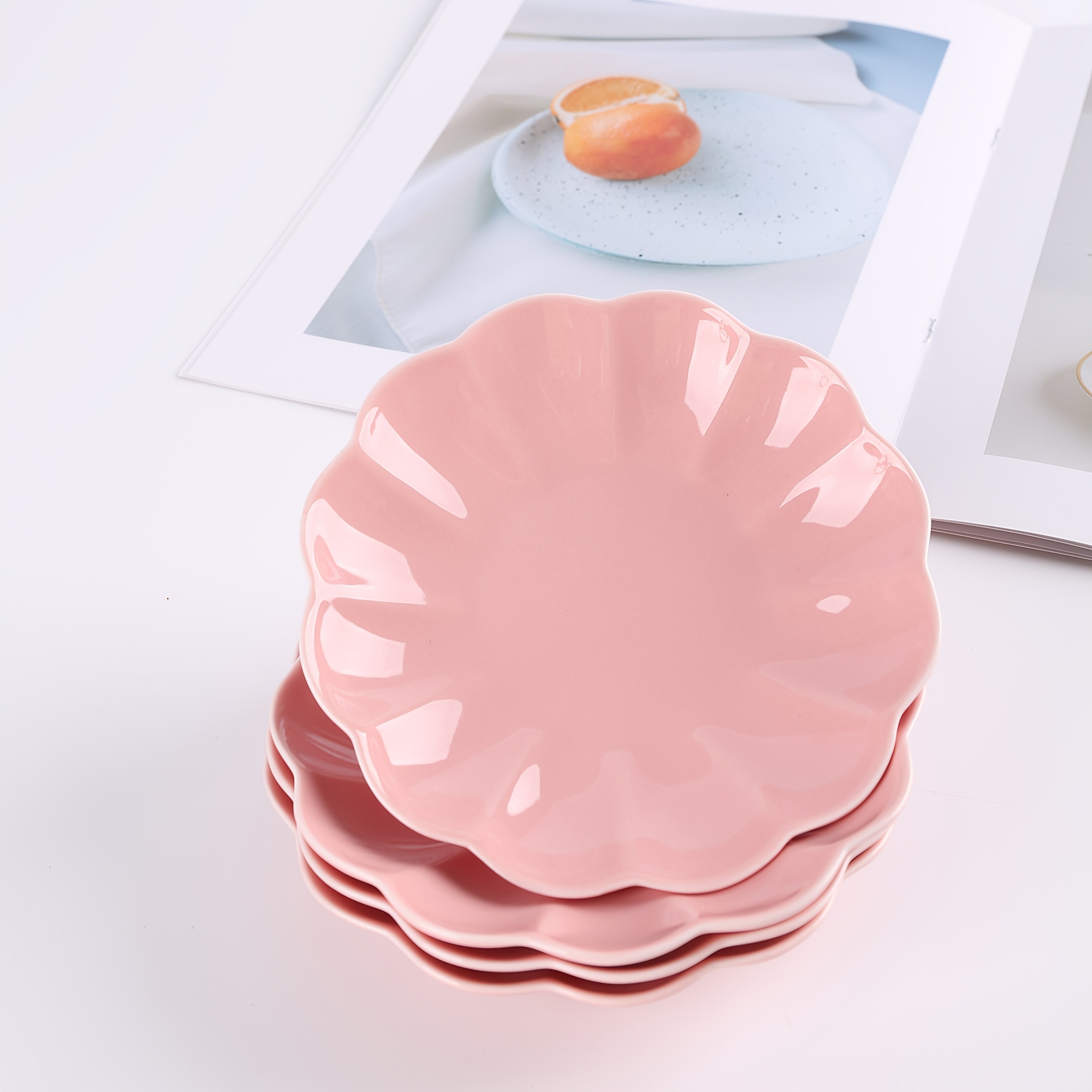 Set of 4, Ceramic Orchid-Shaped Design 6-Inch Plates in White / Pink / Off-White / Light Blue, Perfect for Soy Sauce, Vinegar, Hot Pot Dip, etc. – Exquisite Small Seasoning Dish, Heat-Resistant