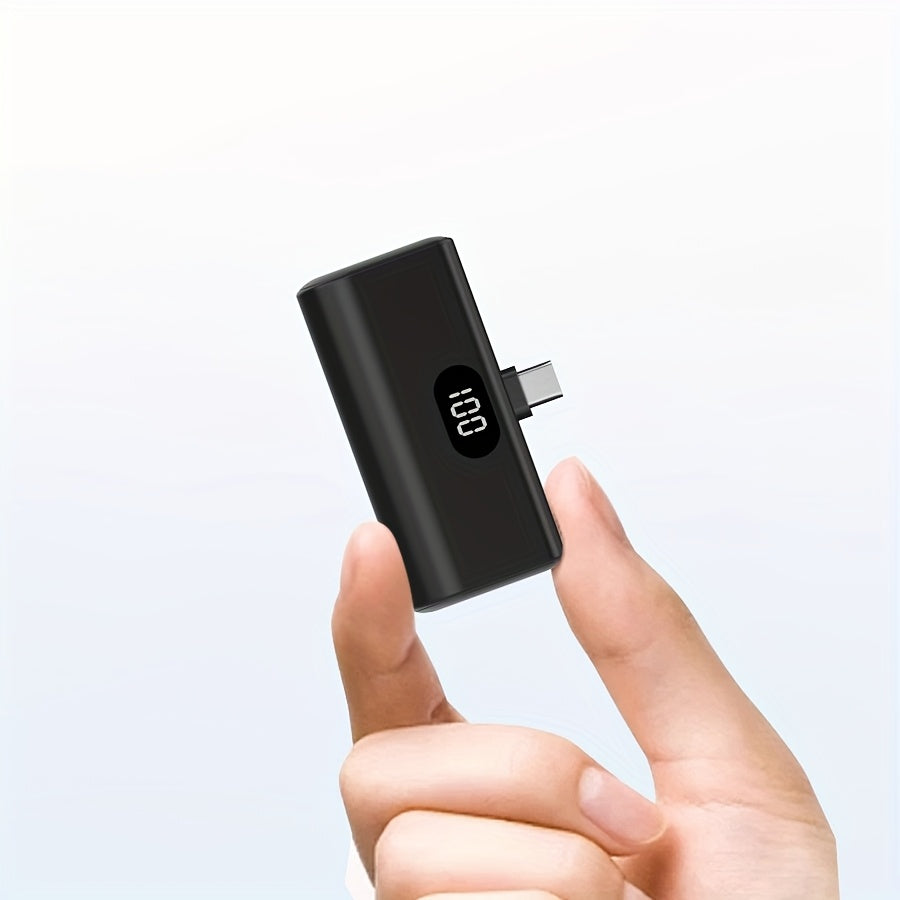 [新款迷你移動電源] 5000mAh超輕便攜充電器，內建USB-C直插式介面，5V2A輸出，LED數字顯示，無需線纜，直接插入充電，適合飛行，相容IOS 17/16 Plus/15 Pro/15 Pro Max/Pad Pro，安卓手機、耳機、揚聲器及其他電子裝置。是通勤者、旅行者、學生的理想選擇