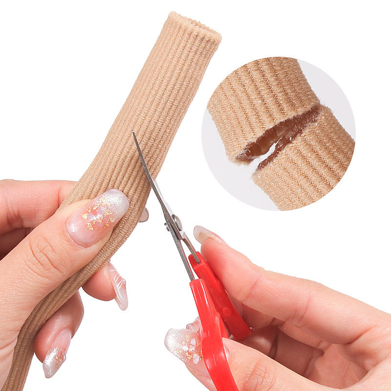 一款纤维材质的凝胶脚趾和手指套，旨在防止脚趾甲和擦伤。它包括可重叠的脚趾套和手指蜂窝套，可裁剪到您所需的长度，是居家使用和户外活动的理想选择。