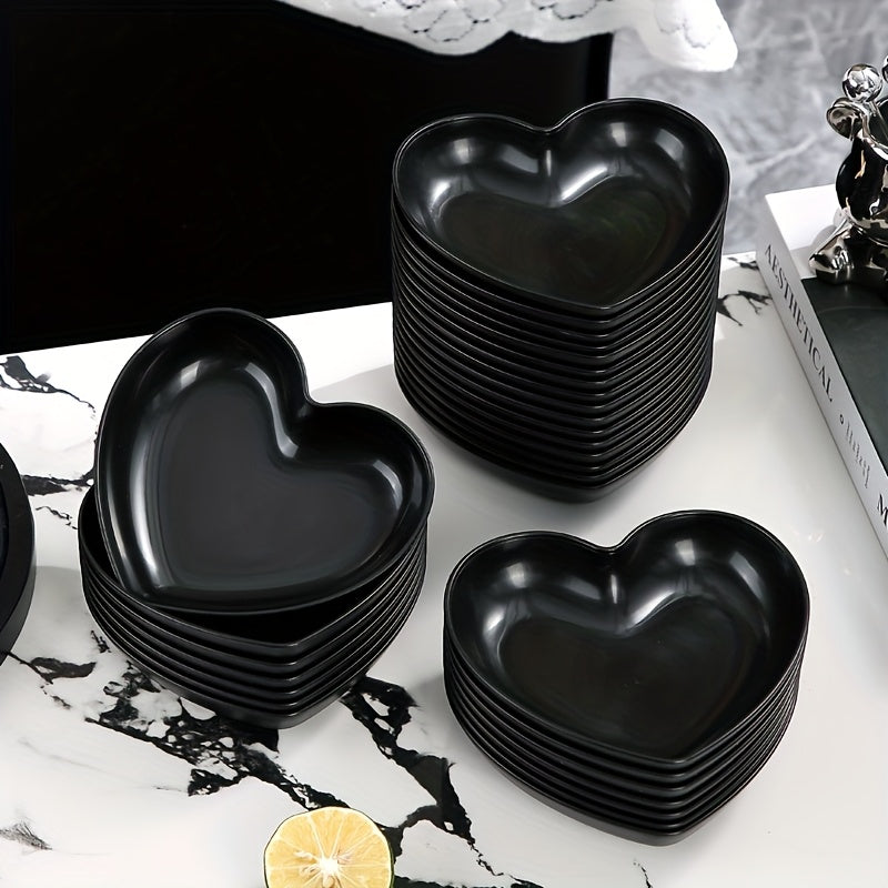 2/4/8 Pack Black Heart-Shaped Plastic Plates, Snack & Dessert Tray – Perfect for Living Room or Dining Table, Ideal for Candy, Nuts, Cake, Fruit & More – Great Choice for Birthday Parties, Christmas, Halloween