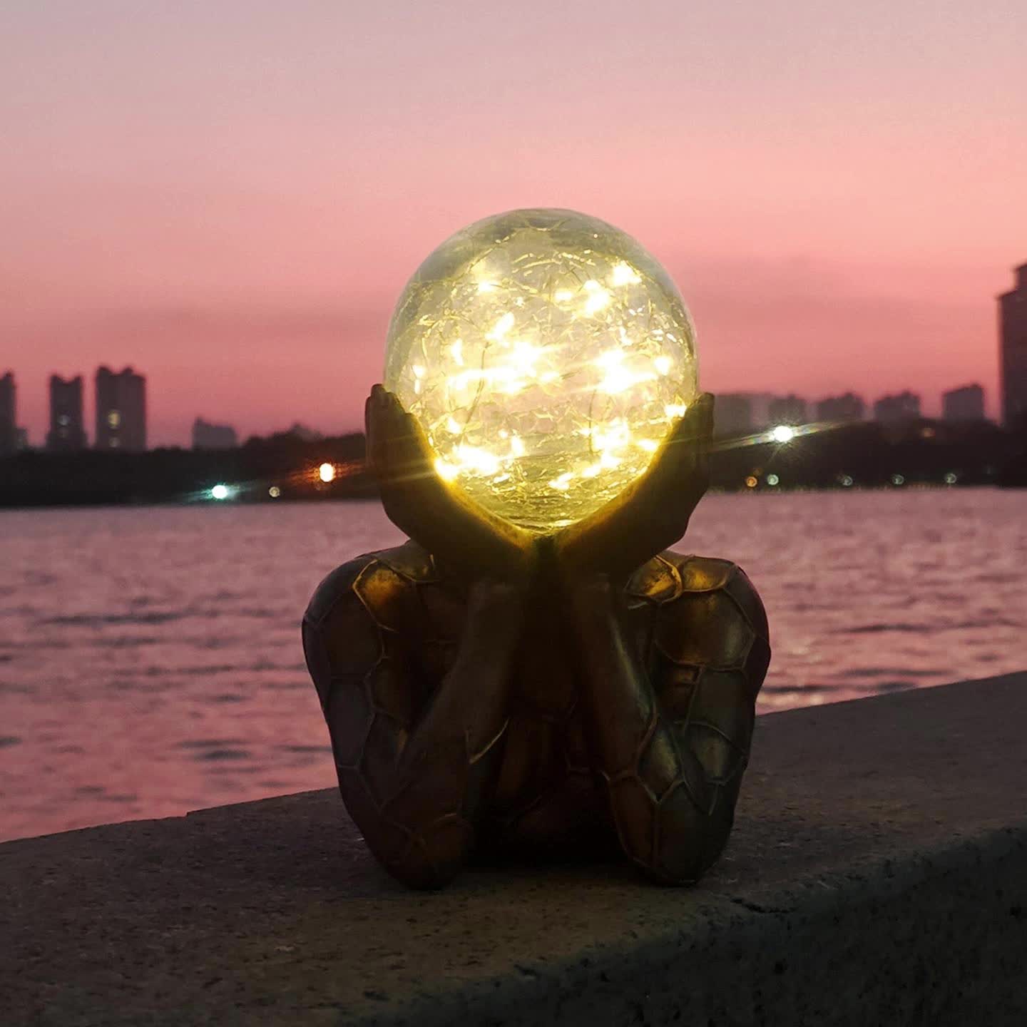 One-Piece Exquisite Hand-Holding Ball Statue, Solar Outdoor Statue Light, Garden Courtyard Lawn Ornament, Solar Light Sensing, Weather-Resistant Decoration, Illuminates Your Night Space, Holiday Decoration, Perfect Housewarming Gift.