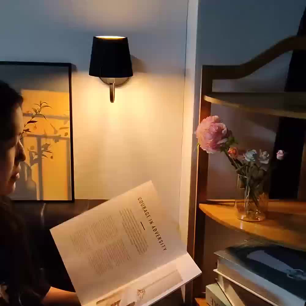 无绳充电壁灯，充电超长续航，触摸控制三色无极调光，免布线安装，家居装饰氛围壁灯，适用于客厅、卧室、餐厅等。