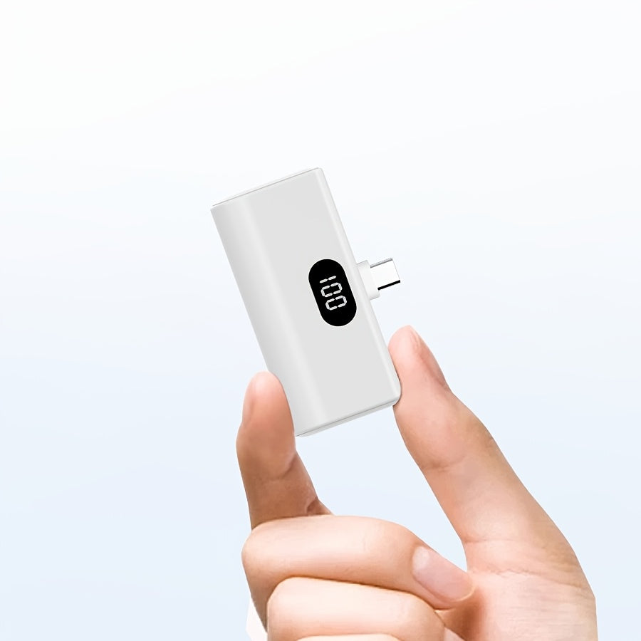 [新款迷你移動電源] 5000mAh超輕便攜充電器，內建USB-C直插式介面，5V2A輸出，LED數字顯示，無需線纜，直接插入充電，適合飛行，相容IOS 17/16 Plus/15 Pro/15 Pro Max/Pad Pro，安卓手機、耳機、揚聲器及其他電子裝置。是通勤者、旅行者、學生的理想選擇