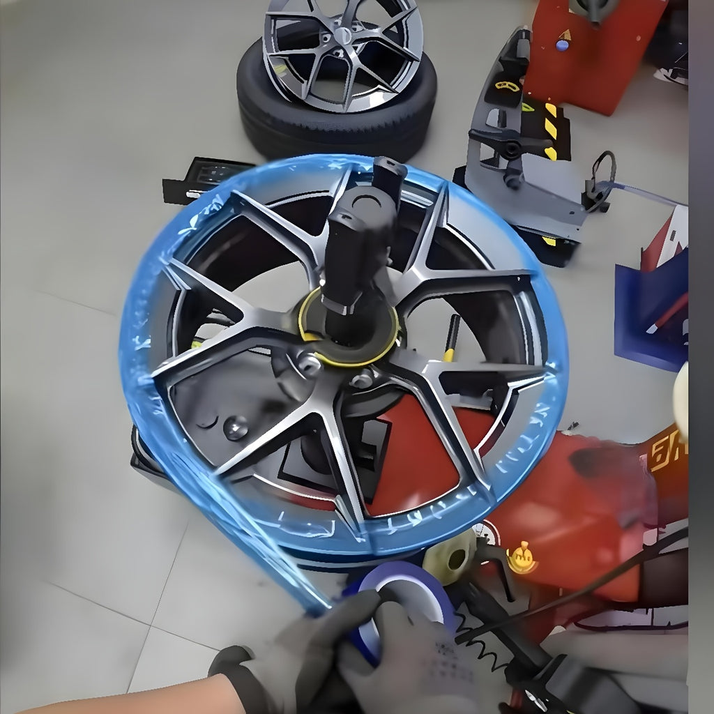防刮无残留保护膜 - 重型PE包装，适用于汽车、家具及电器 - 适配玻璃、不锈钢、金属、塑料 - 车轮、轮毂、桌面、电子设备专用 - 易贴易撕，透明覆盖，美观光亮，兼容金属质感
