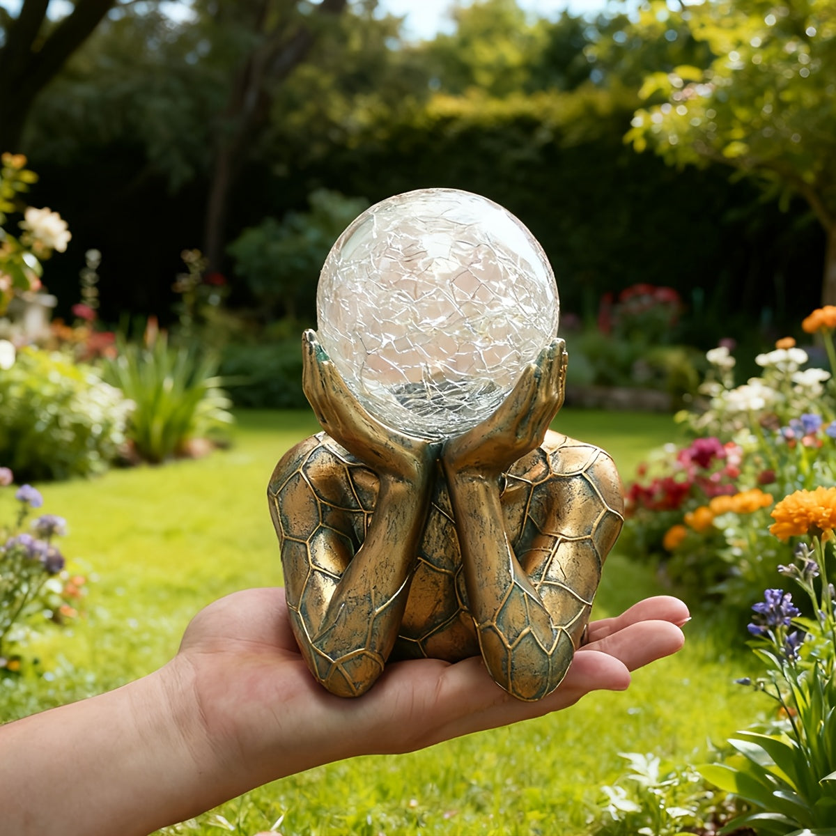 One-Piece Exquisite Hand-Holding Ball Statue, Solar Outdoor Statue Light, Garden Courtyard Lawn Ornament, Solar Light Sensing, Weather-Resistant Decoration, Illuminates Your Night Space, Holiday Decoration, Perfect Housewarming Gift.