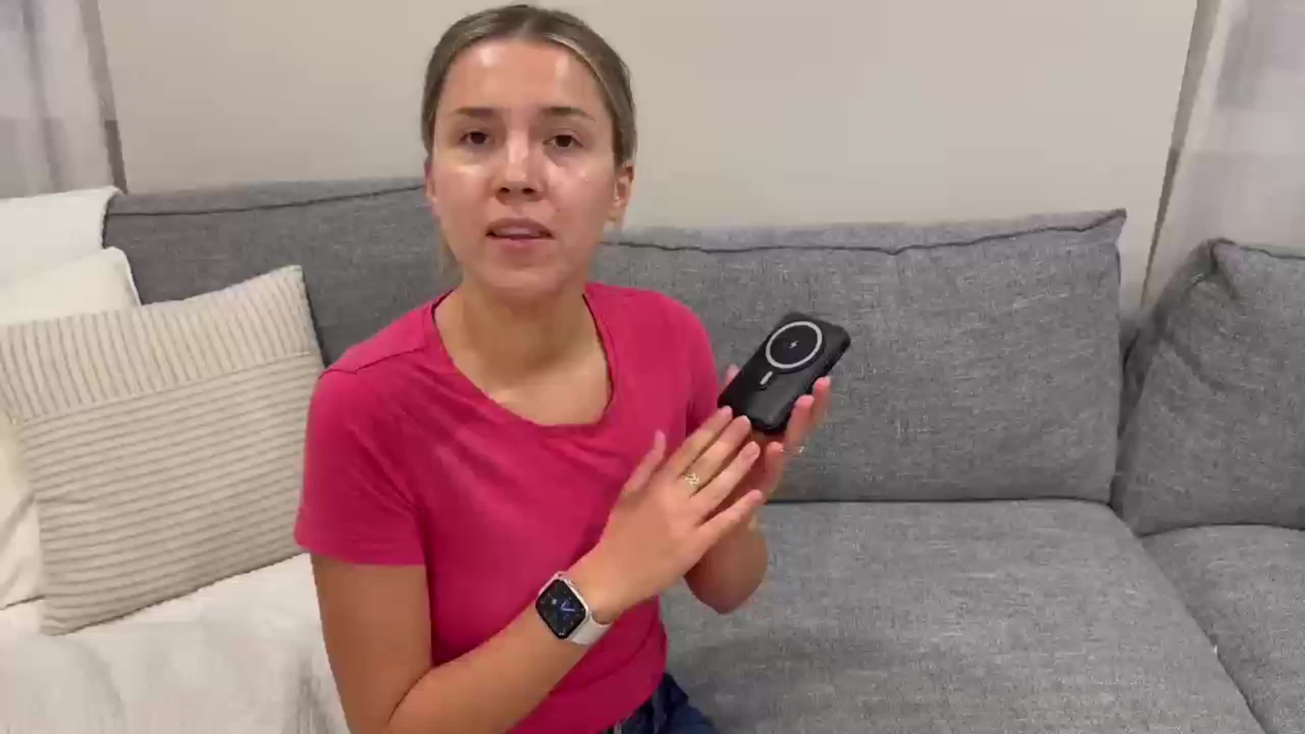 3 in 1 Wireless Power Bank for Summer, Featuring a 20000Mah Magnetic Charger with a Digital Display And Stand. This Portable Battery Pack Is Compatible with Mobile Phones, Headphones, And Watches