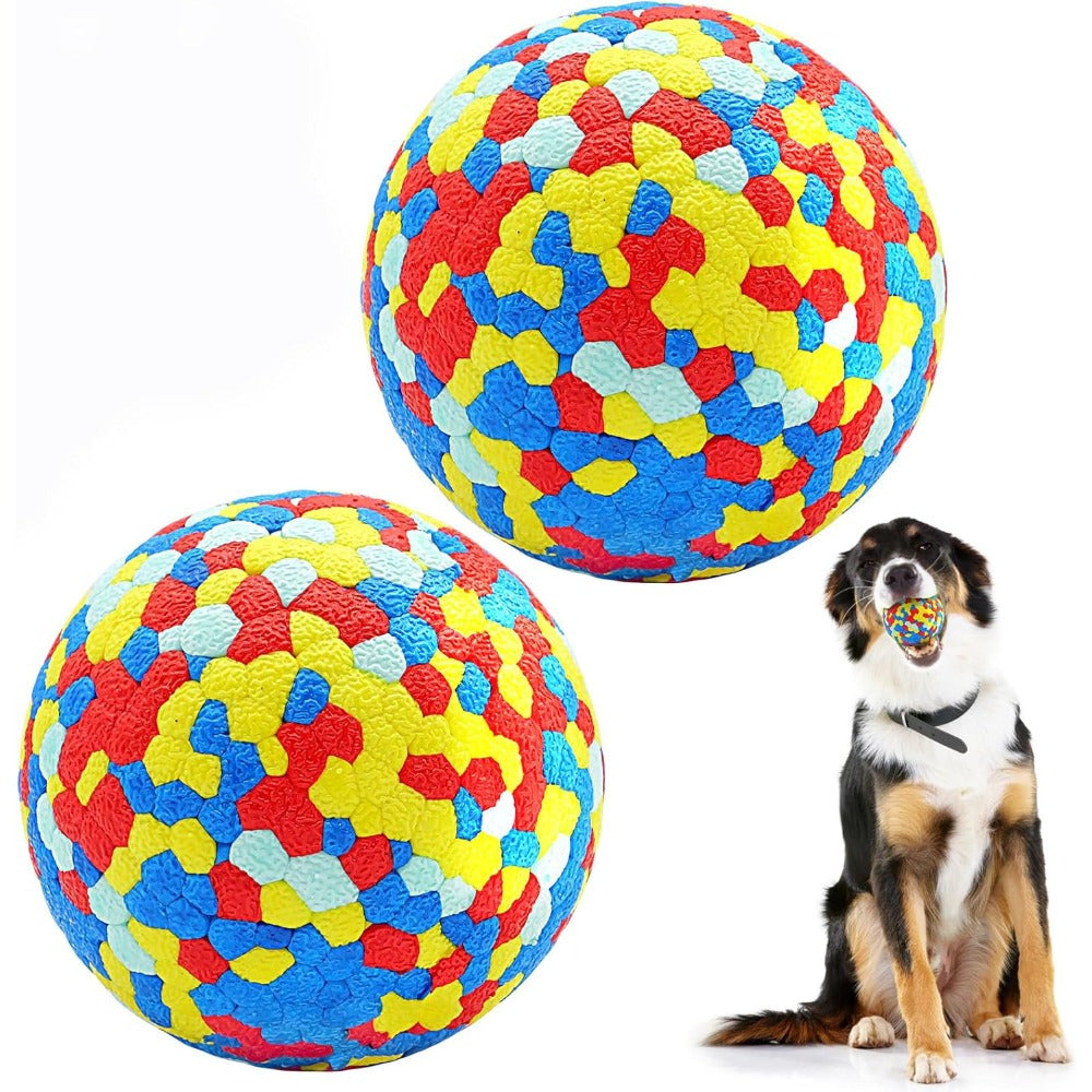 2个耐咬狗球 - 重型无毒耐嚼，适合大型犬及幼犬磨牙，红/蓝/彩色图案设计，促进口腔健康与心理刺激训练，拉力游戏，纹理表面耐用聚酯材质，宠物主人专属