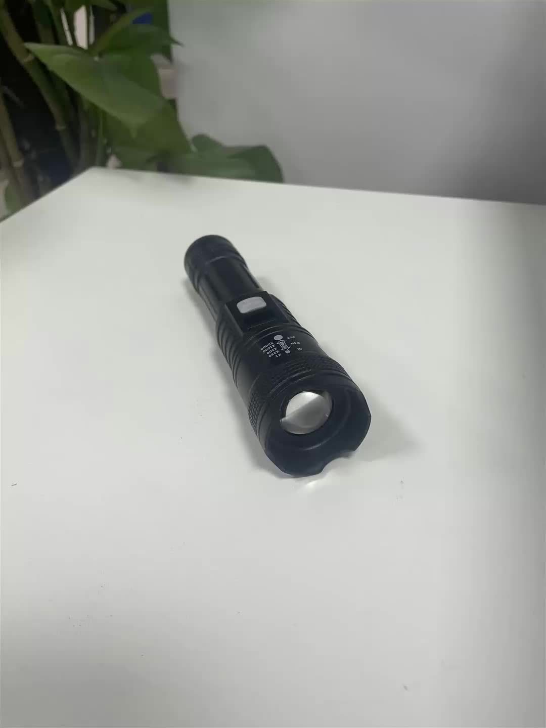 2000LM Ultra-Bright Portable Flashlight, High-Power Rechargeable LED Flashlight with Built-in Battery, Super Strong Handheld Flashlight, Long-Distance Zoomable Focus, Safety Lighting